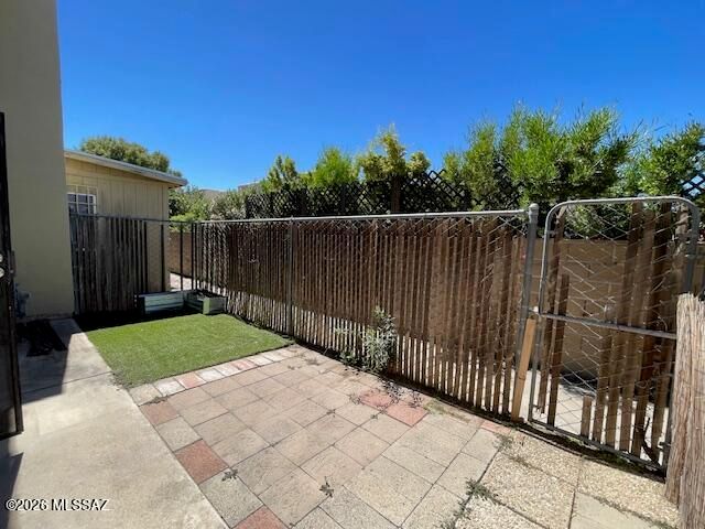 1527 E Prince Road, Tucson, AZ 85719