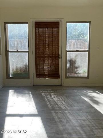 1527 E Prince Road, Tucson, AZ 85719