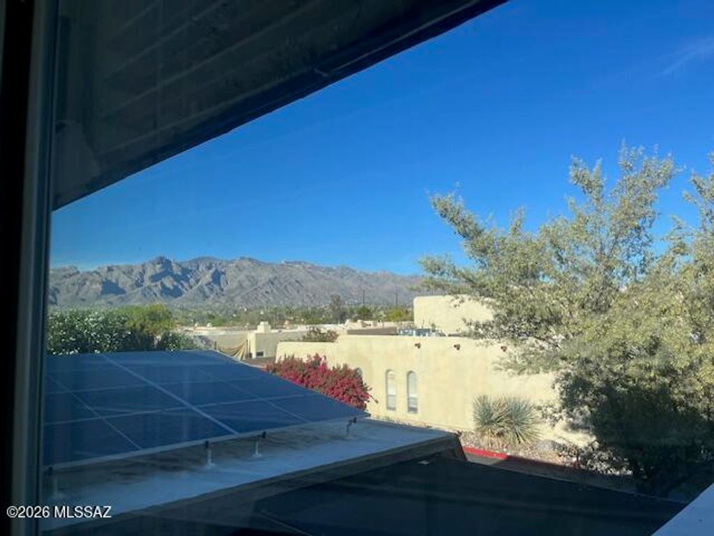 1527 E Prince Road, Tucson, AZ 85719