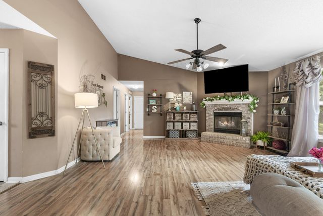601 DUSTIN DR, Columbia, MO 65203