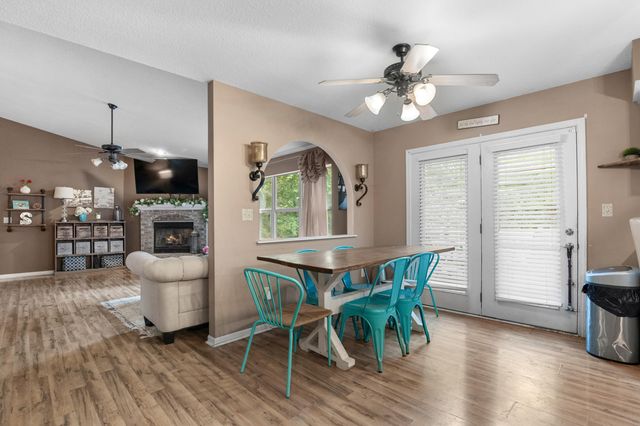 601 DUSTIN DR, Columbia, MO 65203