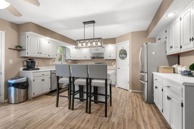 601 DUSTIN DR, Columbia, MO 65203