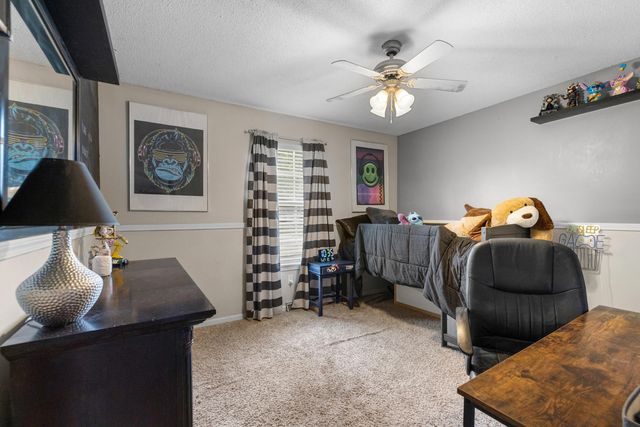 601 DUSTIN DR, Columbia, MO 65203