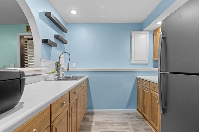 601 DUSTIN DR, Columbia, MO 65203