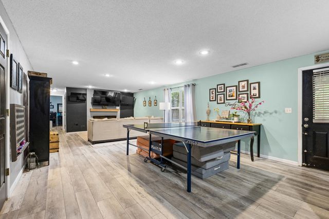 601 DUSTIN DR, Columbia, MO 65203