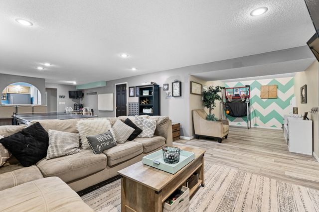 601 DUSTIN DR, Columbia, MO 65203