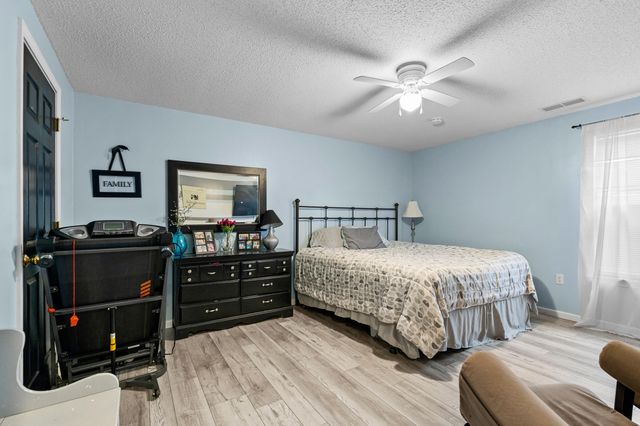 601 DUSTIN DR, Columbia, MO 65203