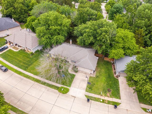 601 DUSTIN DR, Columbia, MO 65203