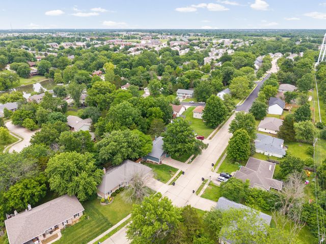 601 DUSTIN DR, Columbia, MO 65203