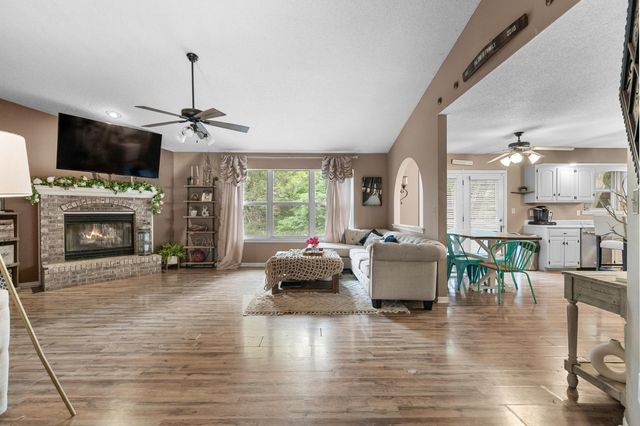 601 DUSTIN DR, Columbia, MO 65203