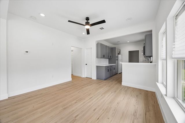 7702 Sealey Street, Houston, TX 77088