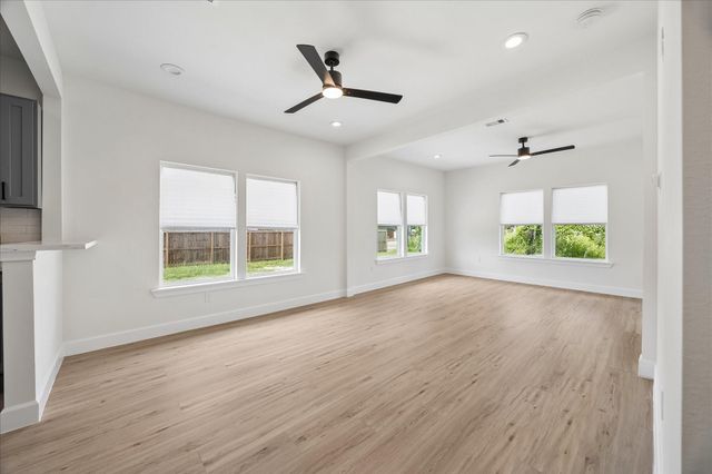 7702 Sealey Street, Houston, TX 77088