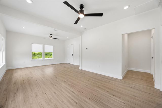 7702 Sealey Street, Houston, TX 77088