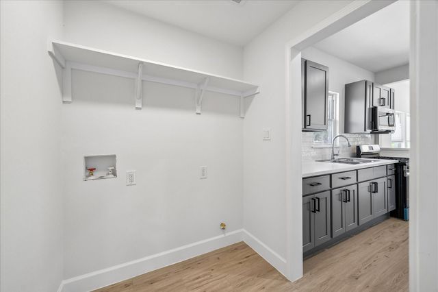 7702 Sealey Street, Houston, TX 77088