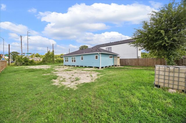 7702 Sealey Street, Houston, TX 77088