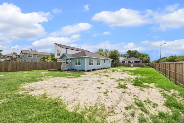 7702 Sealey Street, Houston, TX 77088