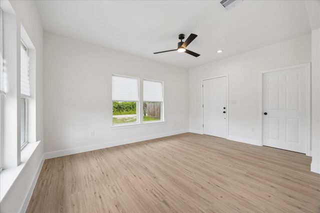 7702 Sealey Street, Houston, TX 77088