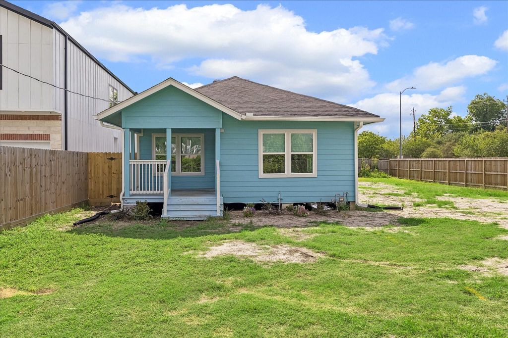 7702 Sealey Street, Houston, TX 77088