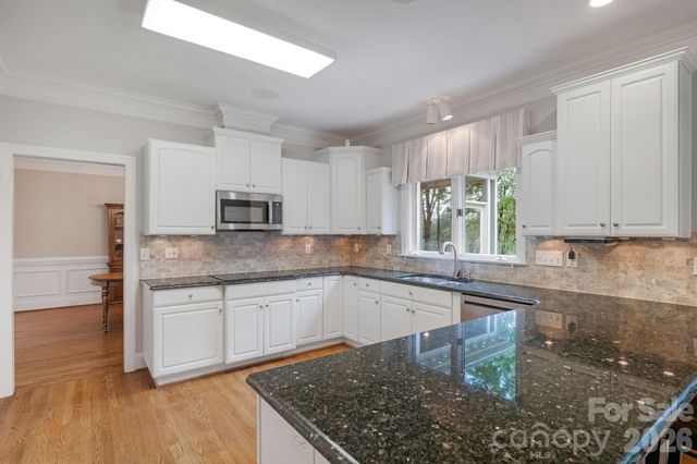 10514 Old Wayside Road, Charlotte, NC 28277
