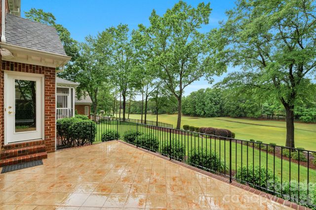 10514 Old Wayside Road, Charlotte, NC 28277