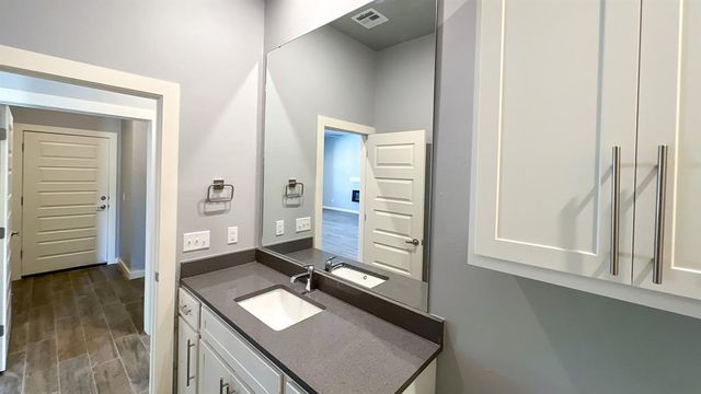 505 Remington Avenue, Jones, OK 73049