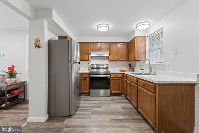 35 BICKEL CT, Sterling, VA 20165