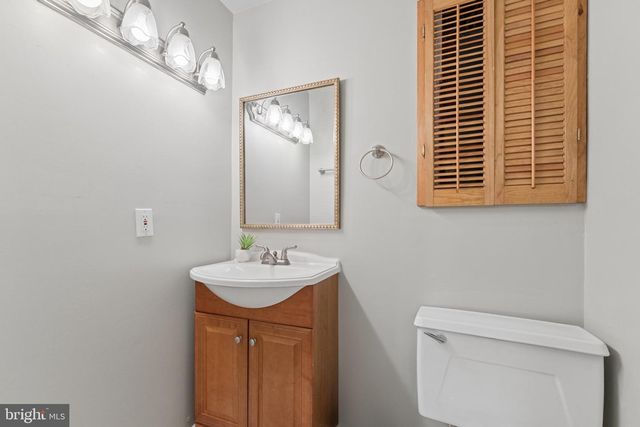 35 BICKEL CT, Sterling, VA 20165