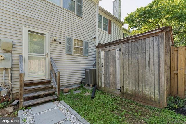 35 BICKEL CT, Sterling, VA 20165