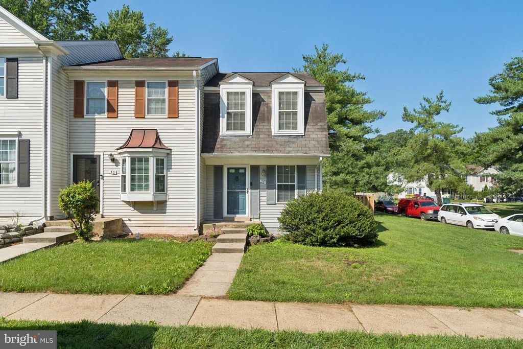 35 BICKEL CT, Sterling, VA 20165