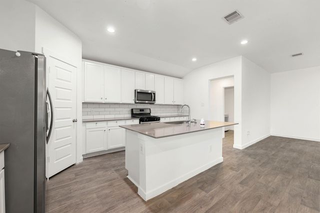 6931 Dell Vista Drive, Rosenberg, TX 77469