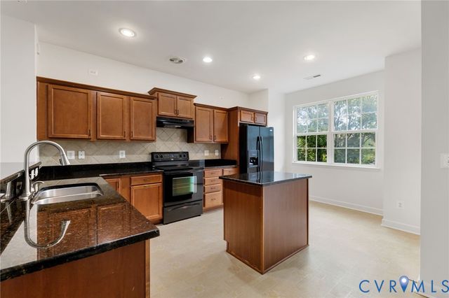 4813 Sapphire Dr, Midlothian, VA 23112