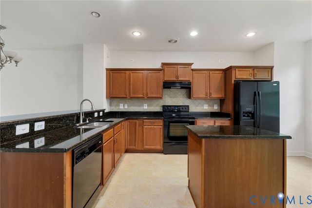4813 Sapphire Dr, Midlothian, VA 23112