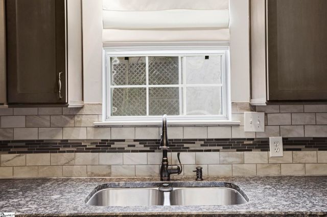 1301 Winding Way, Taylors, SC 29687