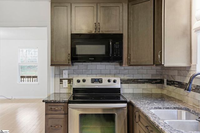 1301 Winding Way, Taylors, SC 29687