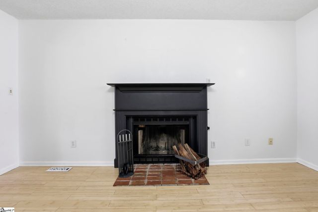 1301 Winding Way, Taylors, SC 29687