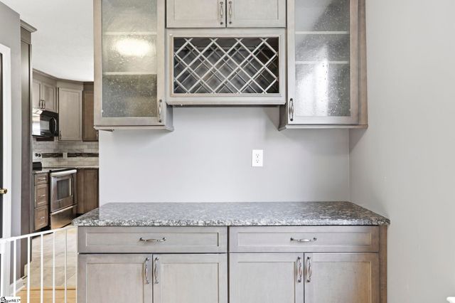 1301 Winding Way, Taylors, SC 29687