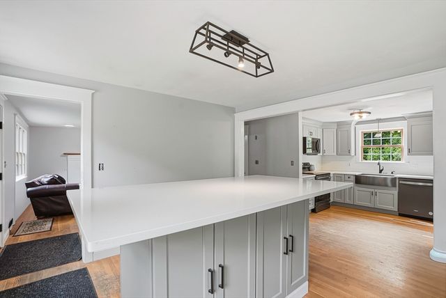 4 Shawkemo Path, Franklin, MA 02038