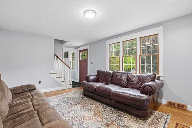4 Shawkemo Path, Franklin, MA 02038