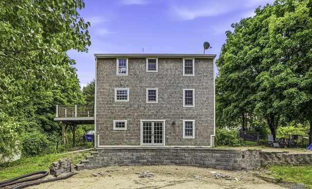 4 Shawkemo Path, Franklin, MA 02038