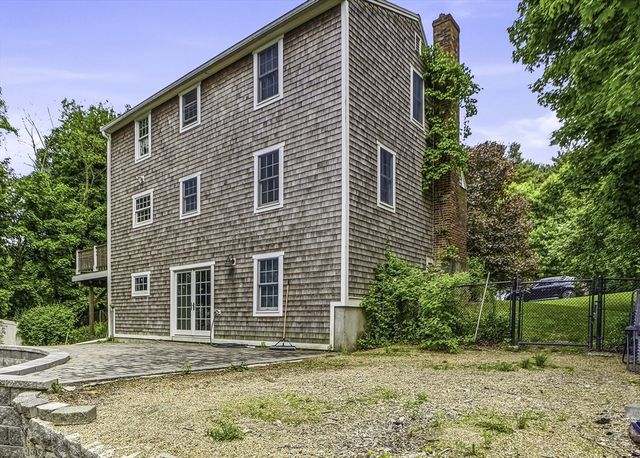 4 Shawkemo Path, Franklin, MA 02038