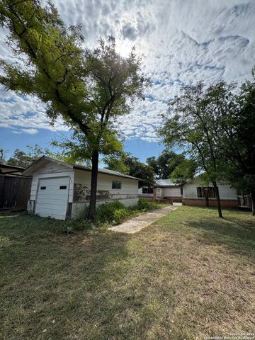 510 cypress, Bandera, TX 78003