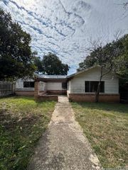 510 cypress, Bandera, TX 78003