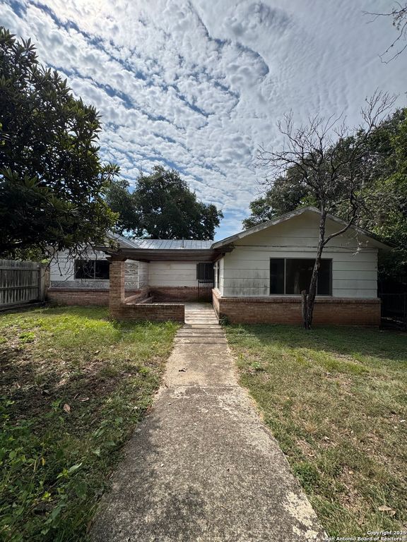 510 cypress, Bandera, TX 78003