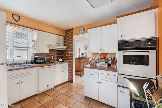 1732 Basil Avenue, Youngstown, OH 44514