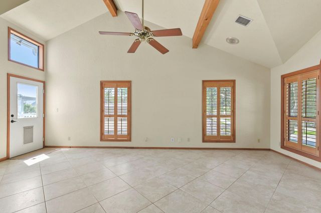 521 Pine Road, Clear Lake Shores, TX 77565