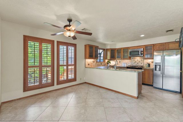 521 Pine Road, Clear Lake Shores, TX 77565