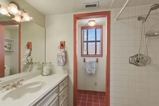521 Pine Road, Clear Lake Shores, TX 77565