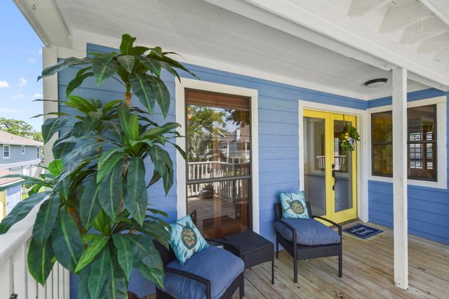 521 Pine Road, Clear Lake Shores, TX 77565