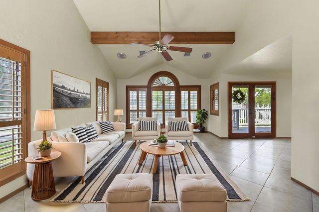 521 Pine Road, Clear Lake Shores, TX 77565
