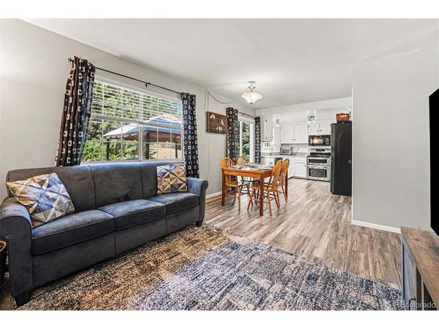 6771 S Dahlia Ct, Centennial, CO 80122